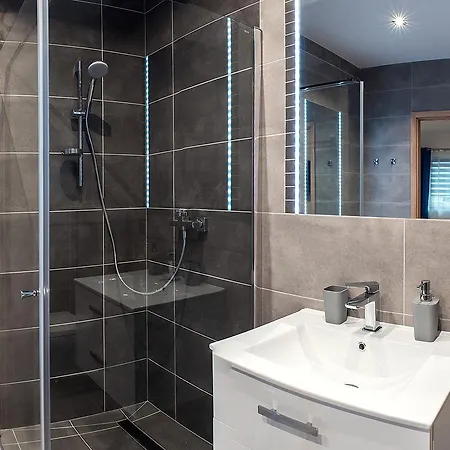 W Bizancjum 8 Parking Free 24h דירה